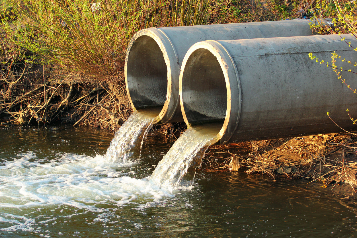 discharge-of-sewage-into-a-river-broken-sewer-pipe-washington-dc